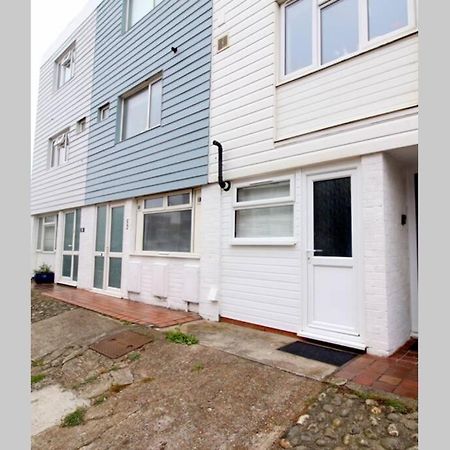 Pebbles Apartment By Air Premier Seaford Bagian luar foto